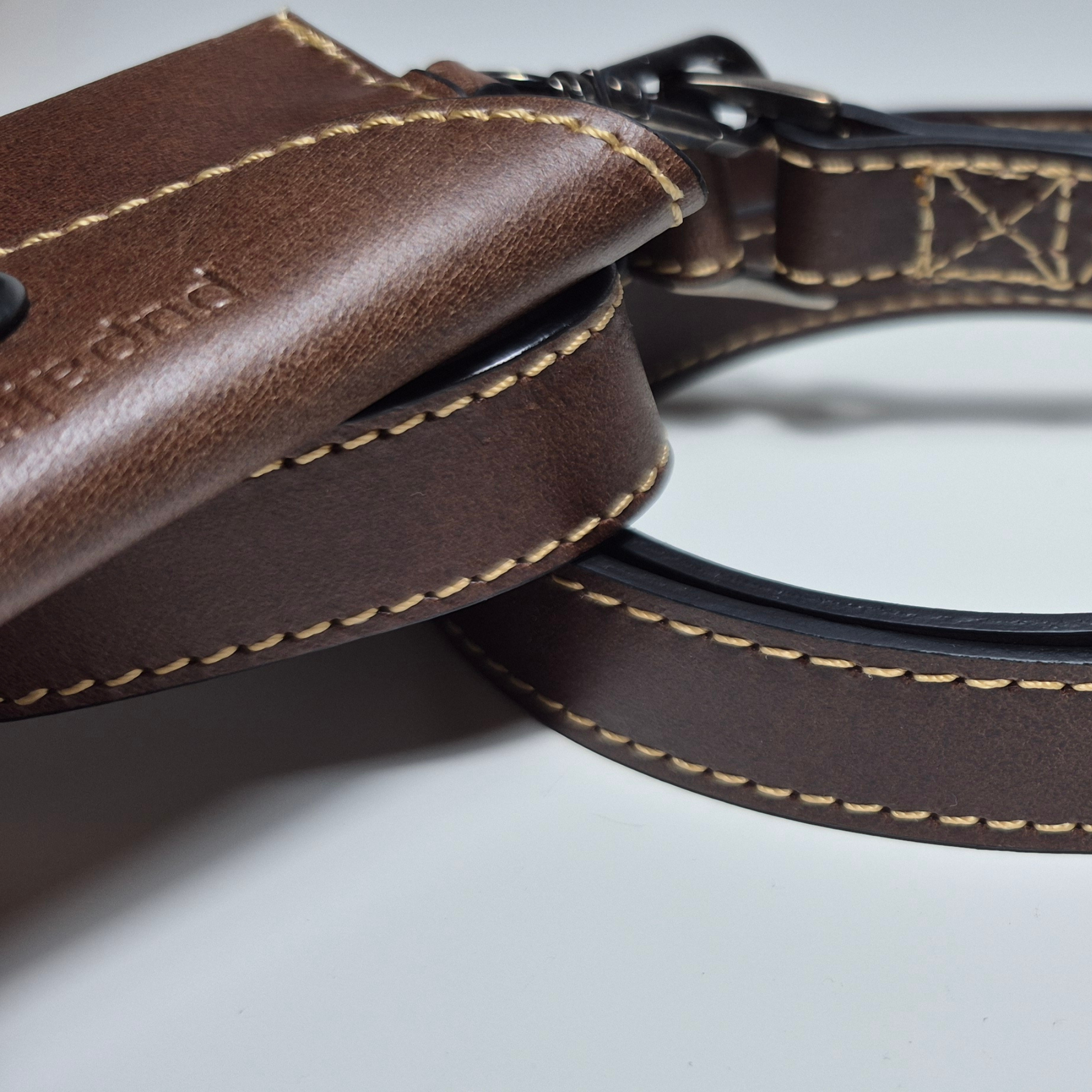 Set Pettorina e Guinzaglio in Pelle con Porta Sacchetti
